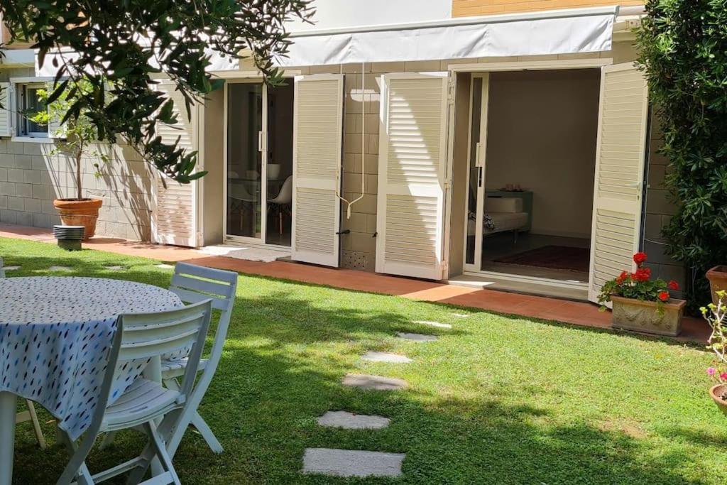 In Giardino Da Tommaso Apartment Livorno Bagian luar foto